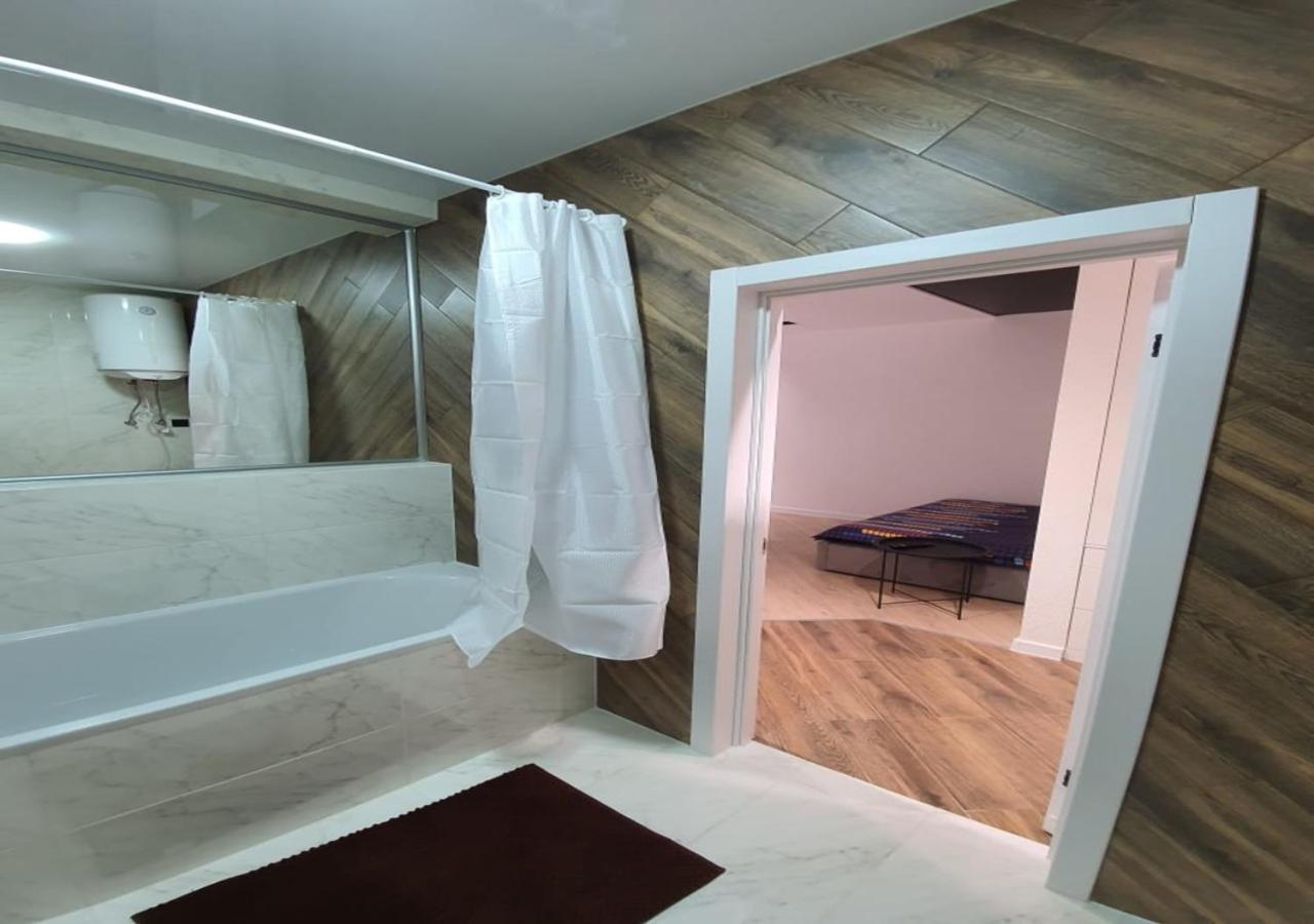 New Lux Apartment 2020 Харків Екстер'єр фото