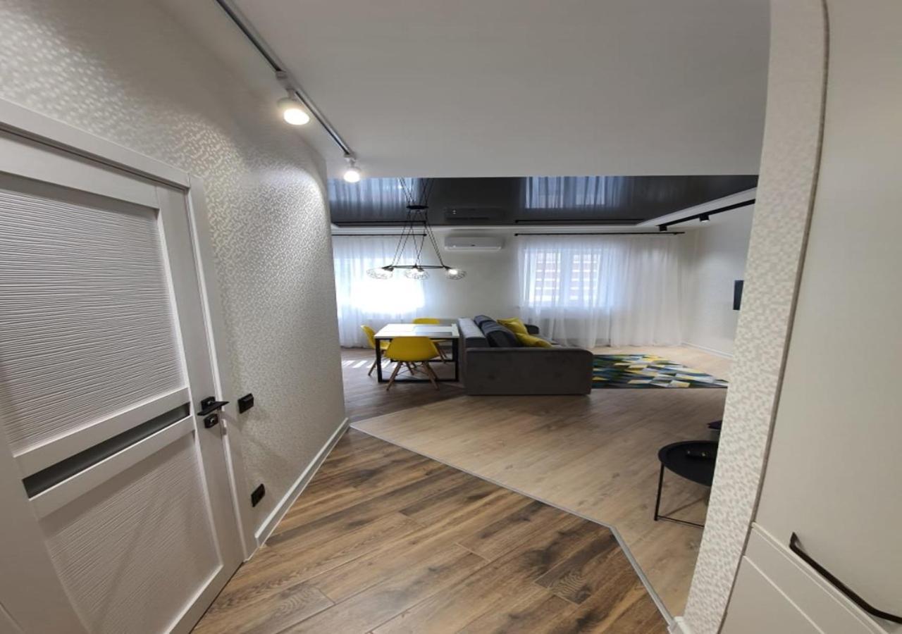 New Lux Apartment 2020 Харків Екстер'єр фото